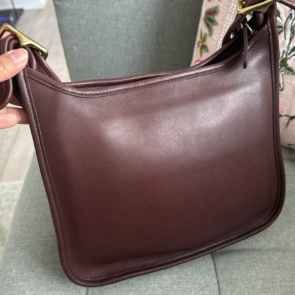 Coach Handbags - Vintage Coach Legacy Zip 9966 in Mahogany